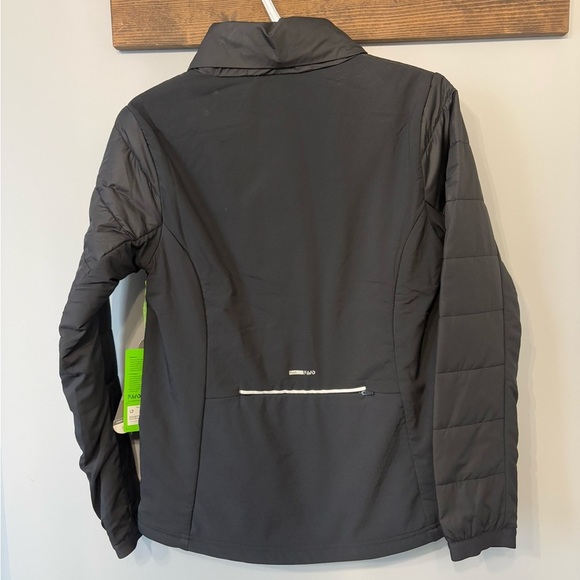 Push FWD Women's Primaloft Training Jacket in Black sized Small - Picture 11 of 14
